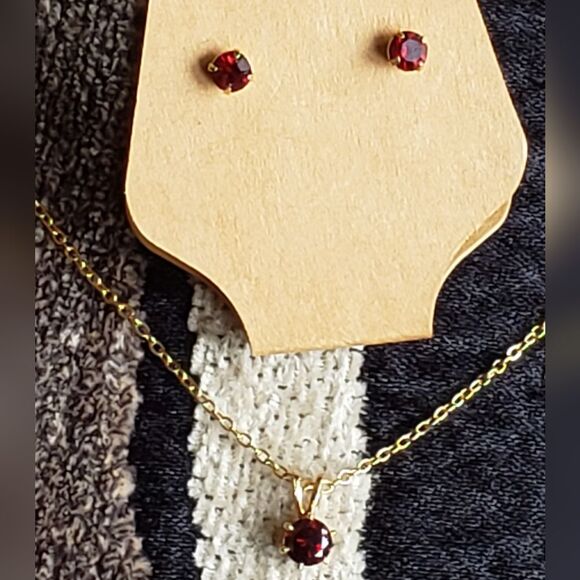 Garnet red birthstone Earrings and Pendant Gold chain - Picture 2 of 7